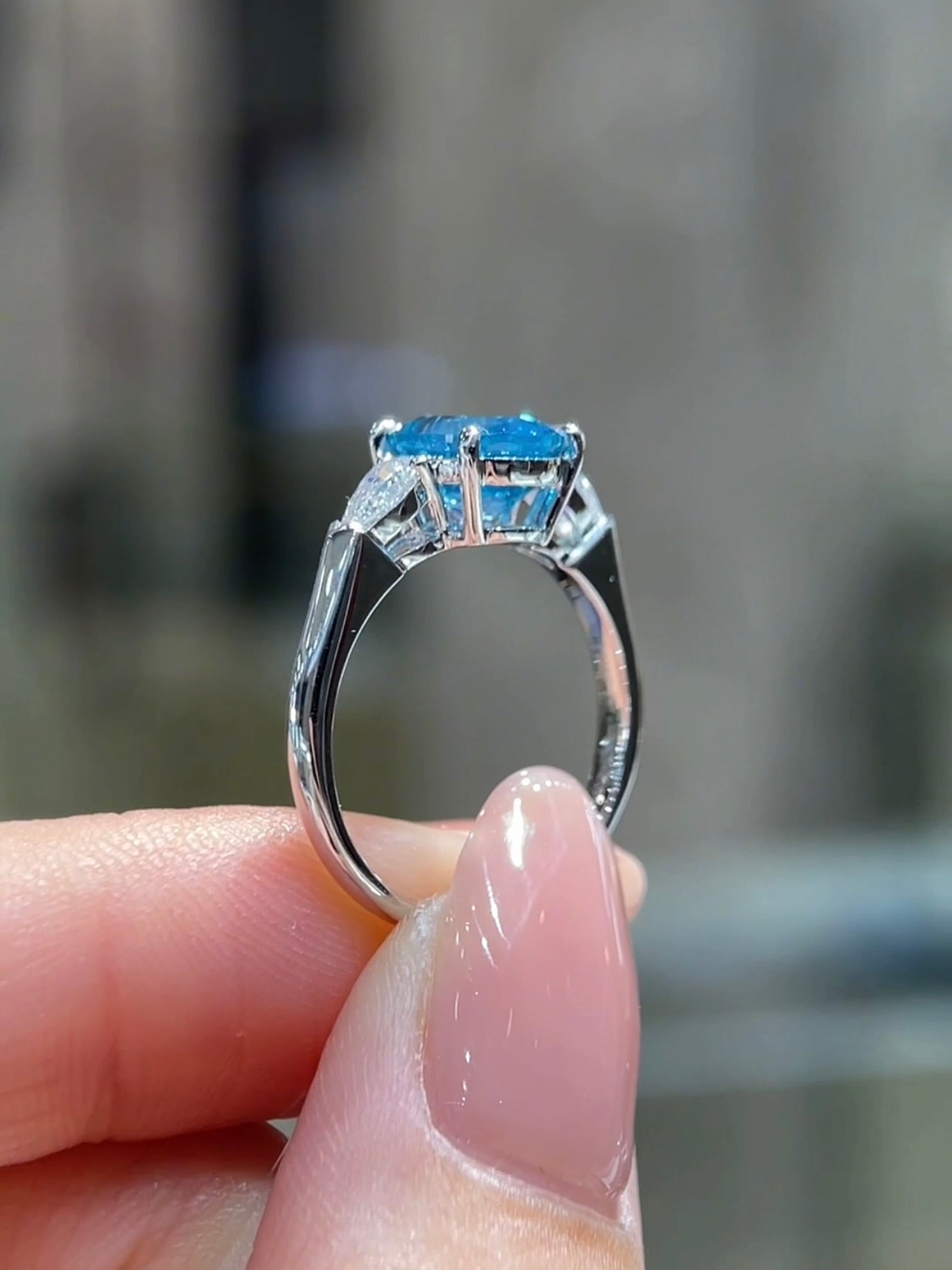 2.52ct Oval Blue Lab-Grown Gemstone Ring | Platinum