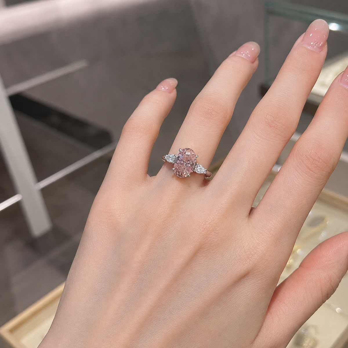 3.50ct Fancy Vivid Pink Diamond Ring｜18K Gold