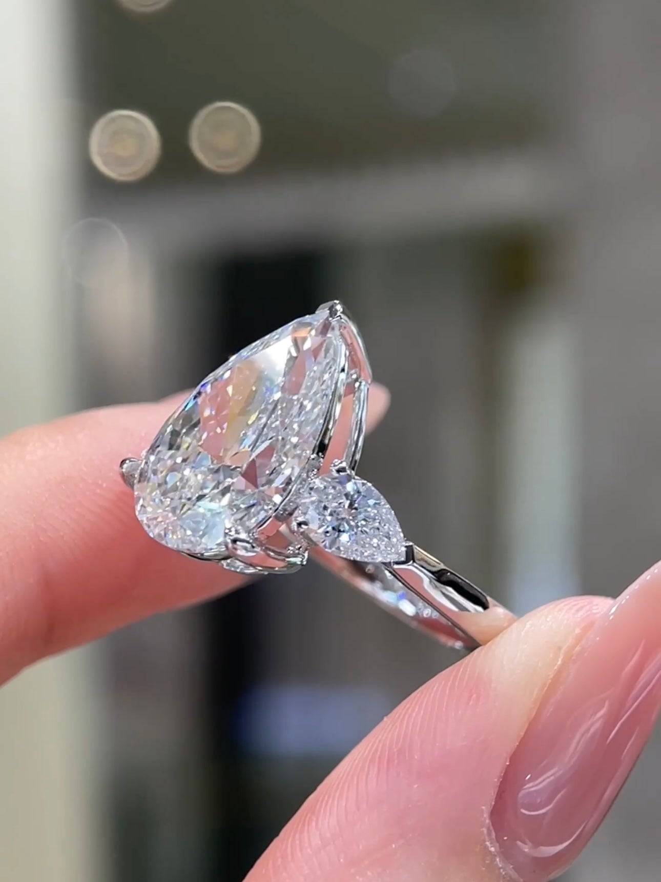 5.01 CT E VVS2 Lab-Grown Diamond | Platinum