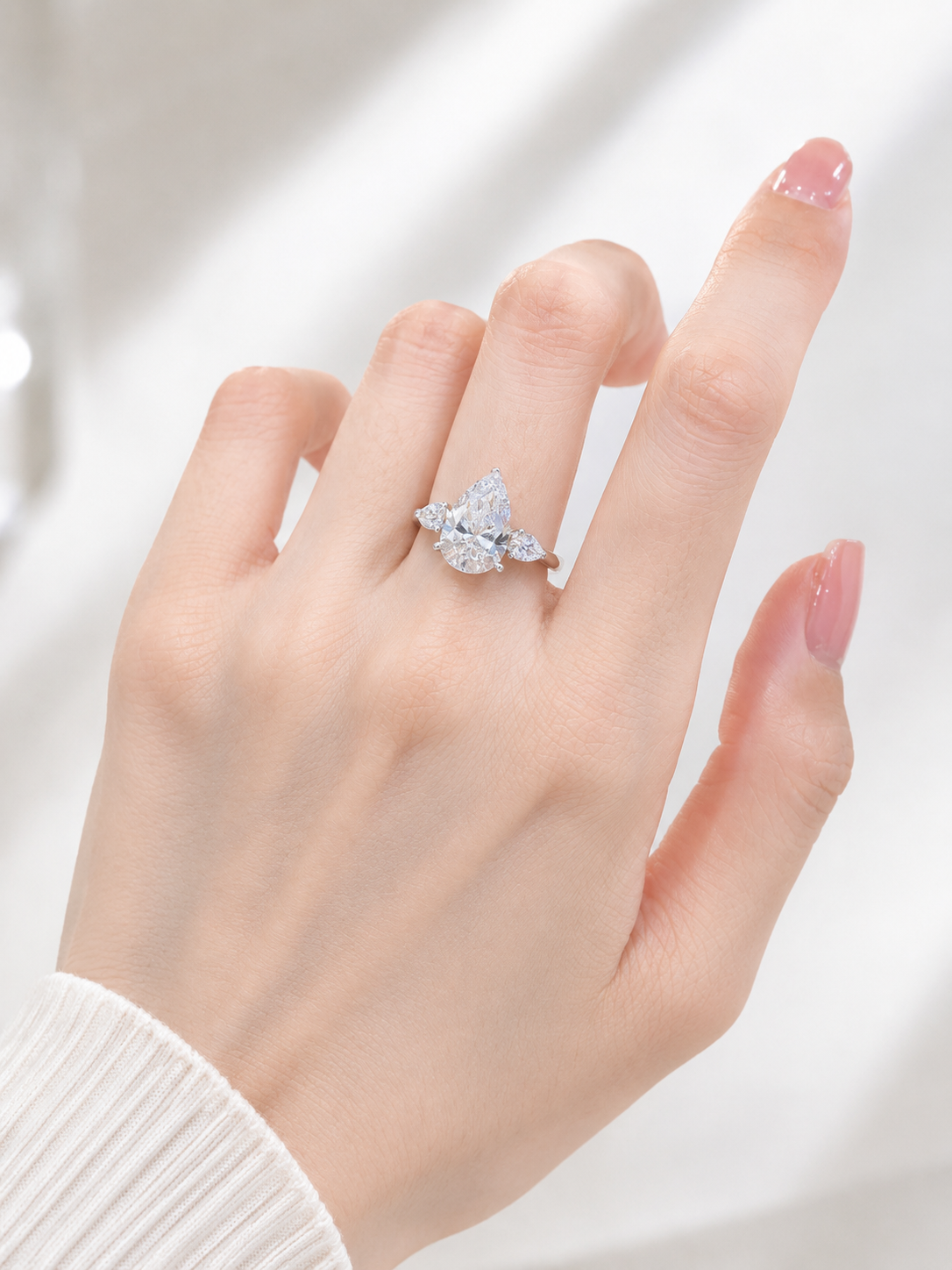 5.01 CT E VVS2 Lab-Grown Diamond | Platinum