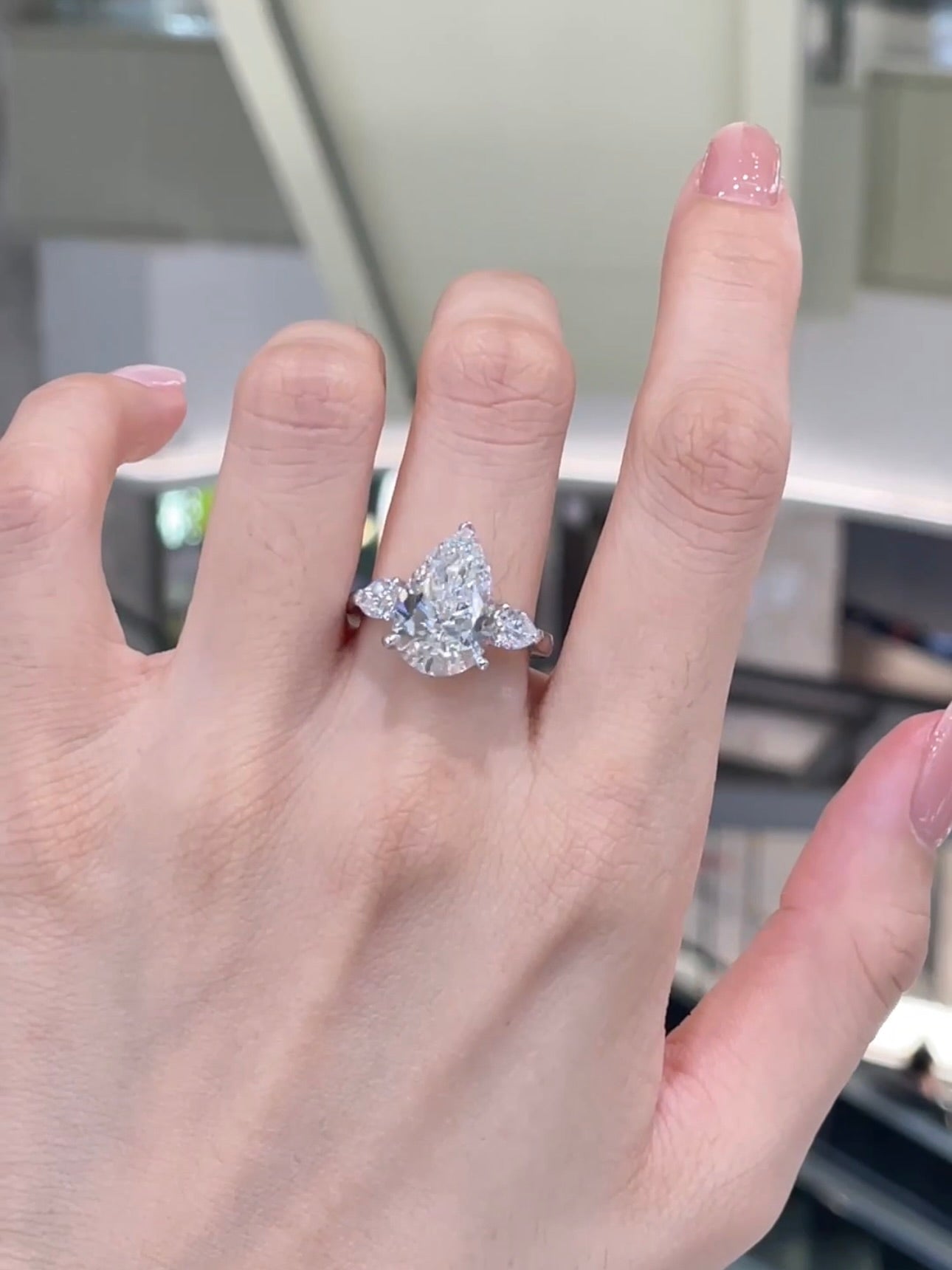5.01 CT E VVS2 Lab-Grown Diamond | Platinum