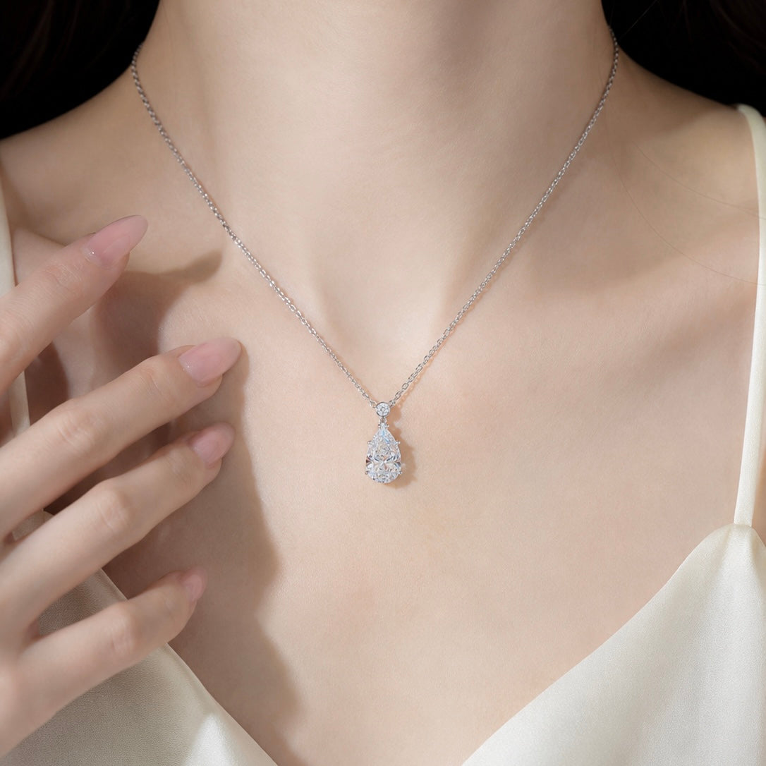 3.01ct Pear-Shaped Diamond Pendant｜Platinum